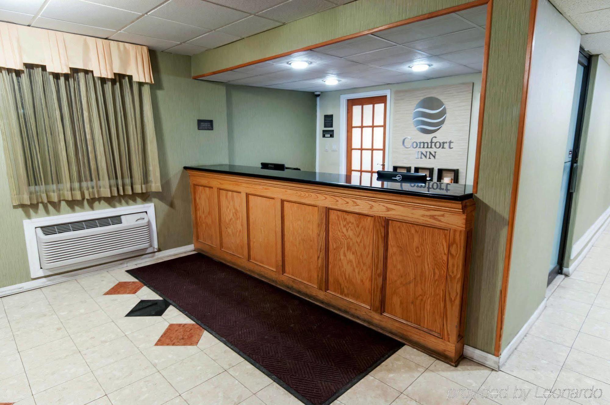 Quality Inn Ийстън Екстериор снимка