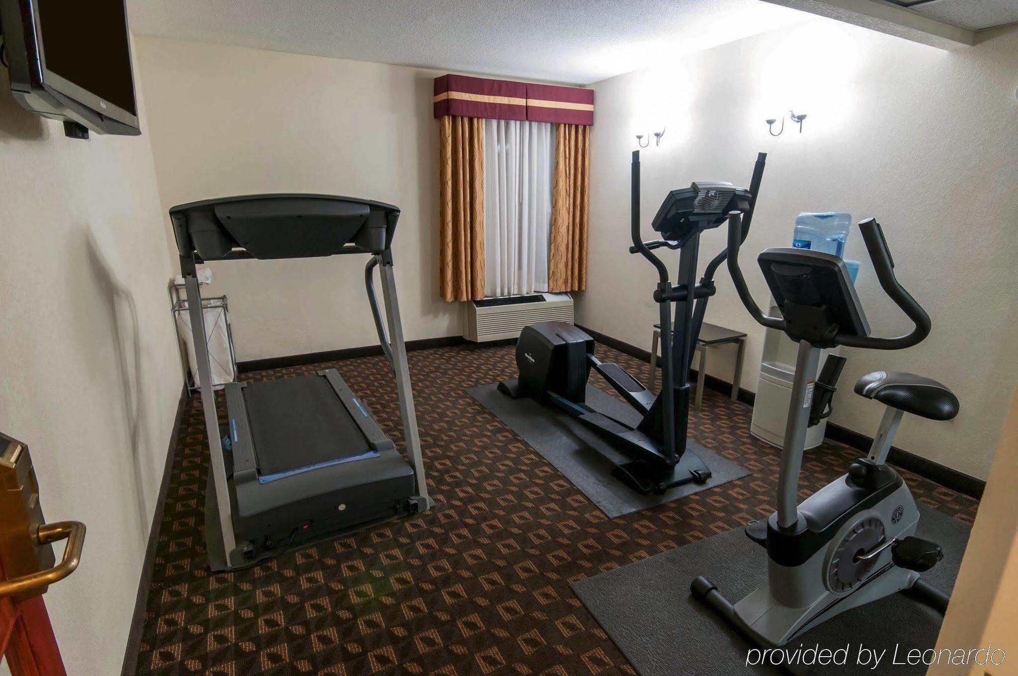 Quality Inn Ийстън Екстериор снимка